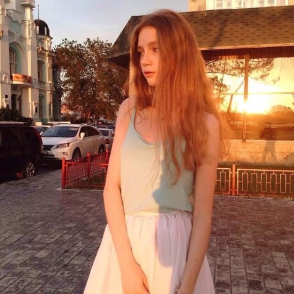 Meet your Posher, Cassandra - Picture 1 of 1